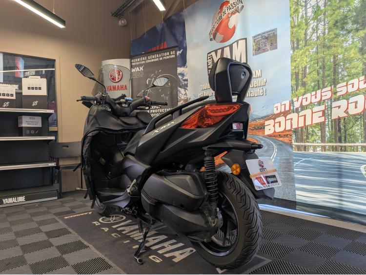 YAMAHA XMAX 300