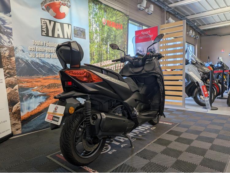 YAMAHA XMAX 300