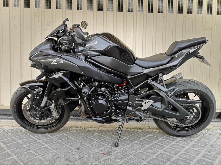 KAWASAKI Z H2 FULL BLACK 