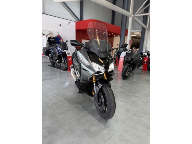 HONDA FORZA 750