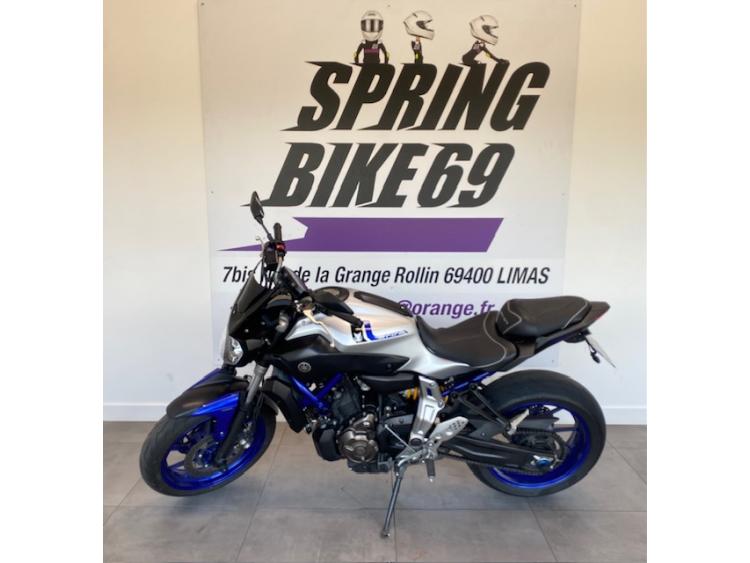 YAMAHA MT-07