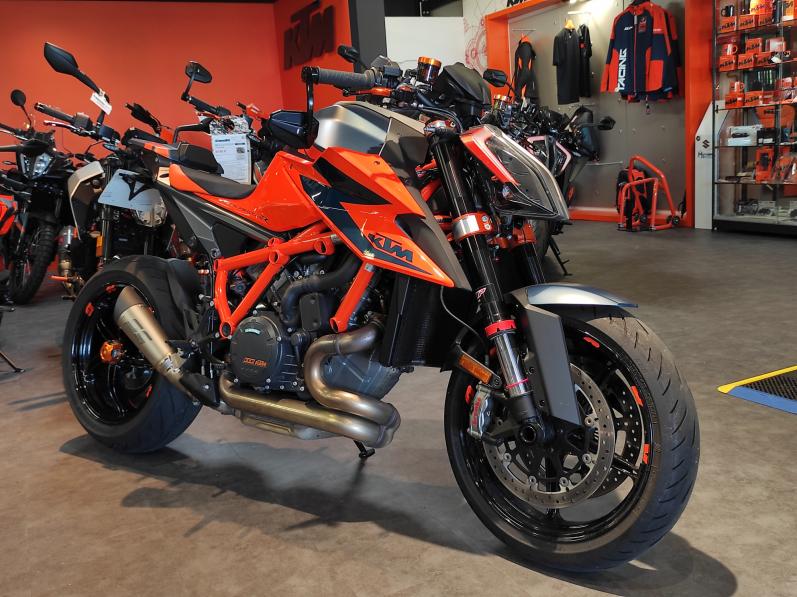 KTM 1290 SUPER DUKE R