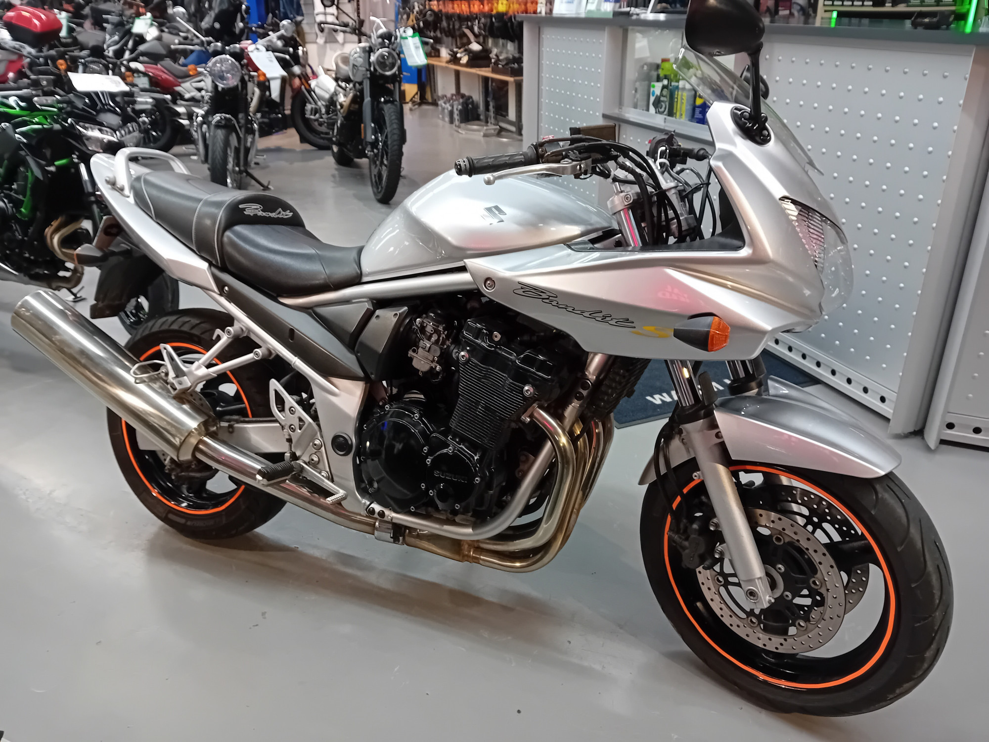 Photo du véhicule SUZUKI