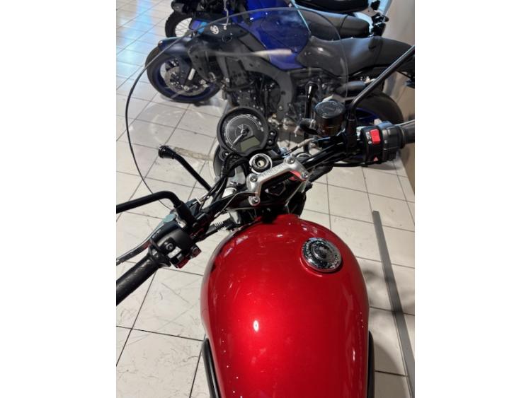 TRIUMPH STREET TWIN  900