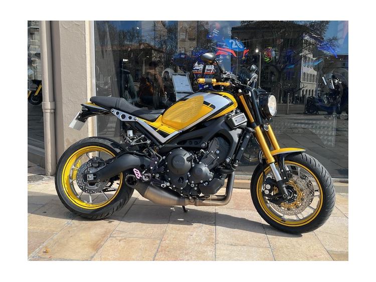 YAMAHA XSR 900