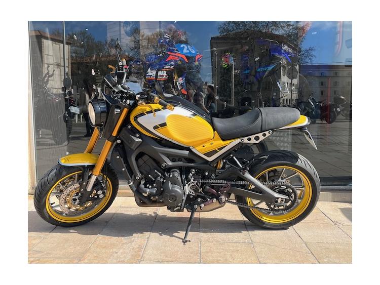 YAMAHA XSR 900