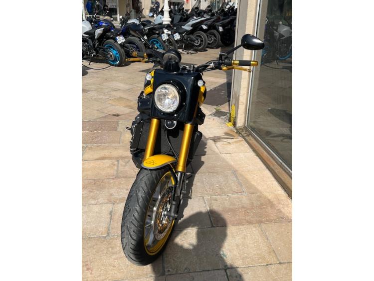 YAMAHA XSR 900