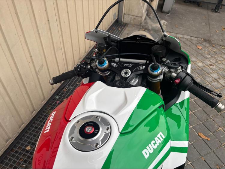 DUCATI PANIGALE V4 TRICOLORE SERIE NUMEROTEE 