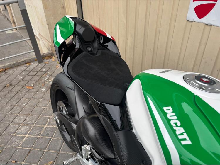 DUCATI PANIGALE V4 TRICOLORE SERIE NUMEROTEE 