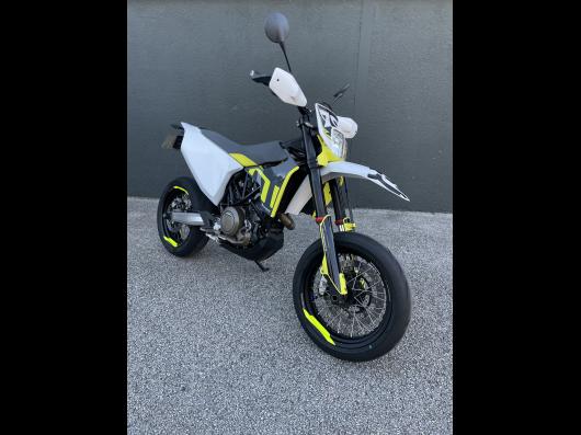 photo-annonce-husqvarna-701-supermoto_65b3ca504dcbb839707511.jpg