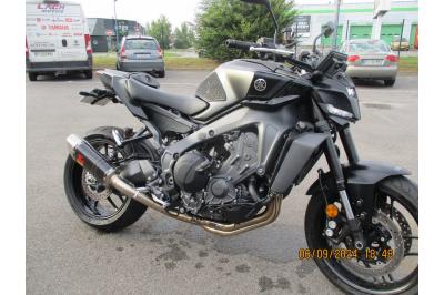 YAMAHA MT-09