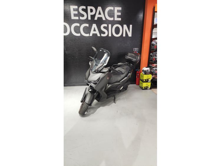 YAMAHA X-MAX 125
