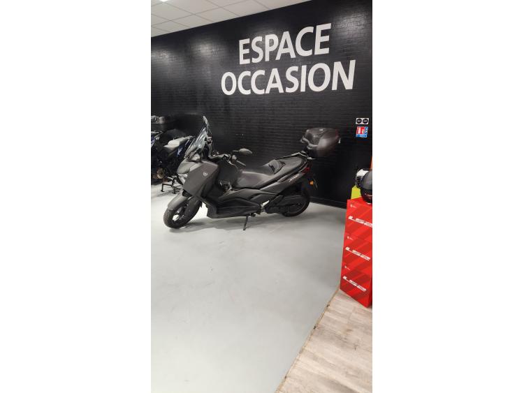 YAMAHA X-MAX 125