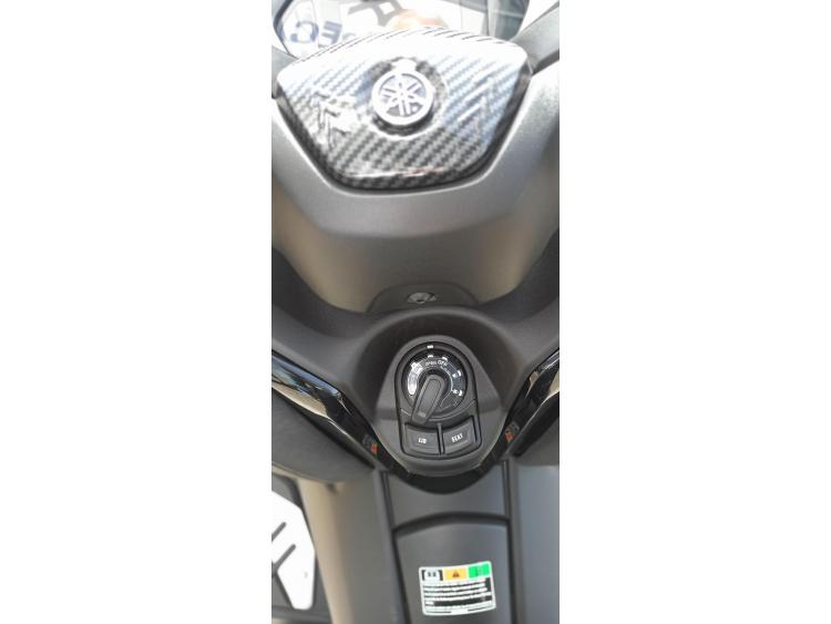 YAMAHA XMAX 300 Tech Max