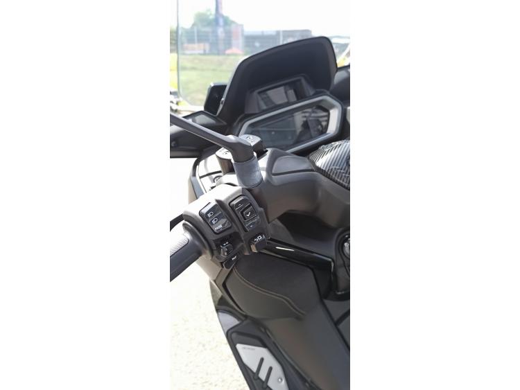 YAMAHA XMAX 300 Tech Max
