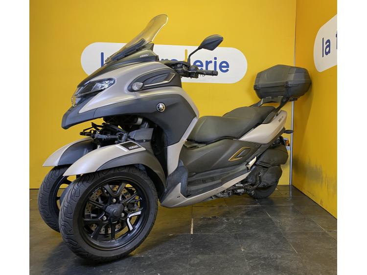 YAMAHA TRICITY 300