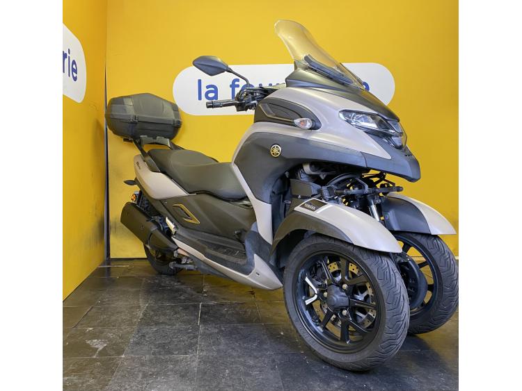 YAMAHA TRICITY 300