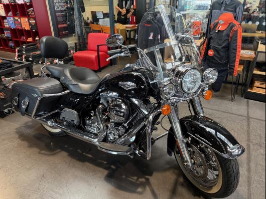 HARLEY-DAVIDSON TOURING ROAD KING 1690 CLASSIC