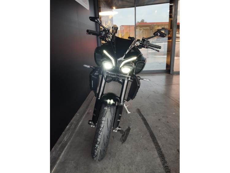 YAMAHA MT-10 + EQUIPEMENTS