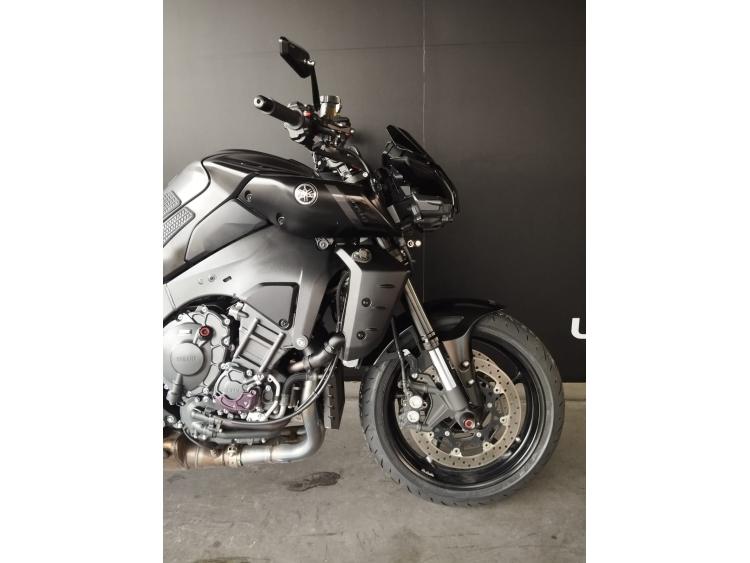 YAMAHA MT-10 + EQUIPEMENTS