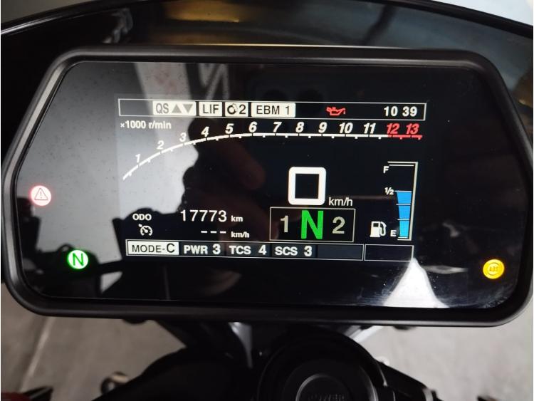 YAMAHA MT-10 + EQUIPEMENTS