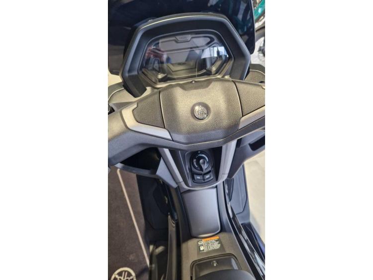YAMAHA NMAX 125