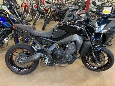 YAMAHA MT-09