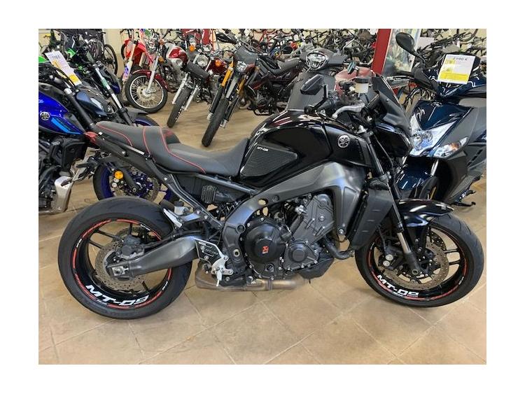 YAMAHA MT-09