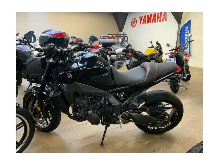 YAMAHA MT-09
