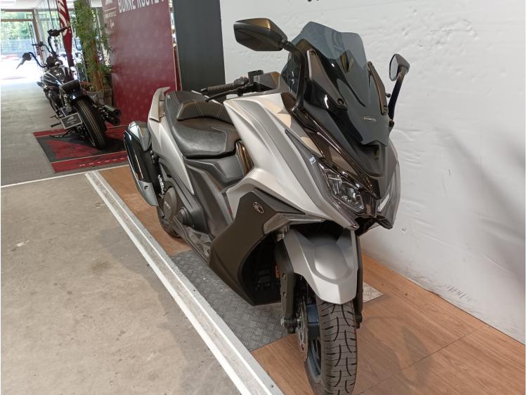 KYMCO AK 550