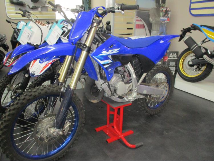 YAMAHA YZ 125