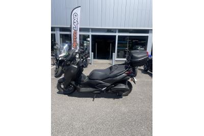 YAMAHA XMAX 125