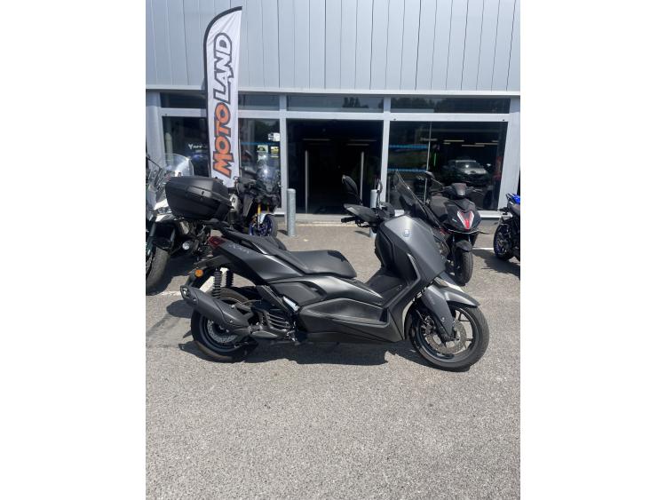 YAMAHA XMAX 125