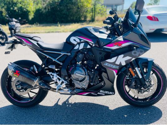 SUZUKI GSX-8R