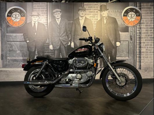 HARLEY-DAVIDSON SPORTSTER 883