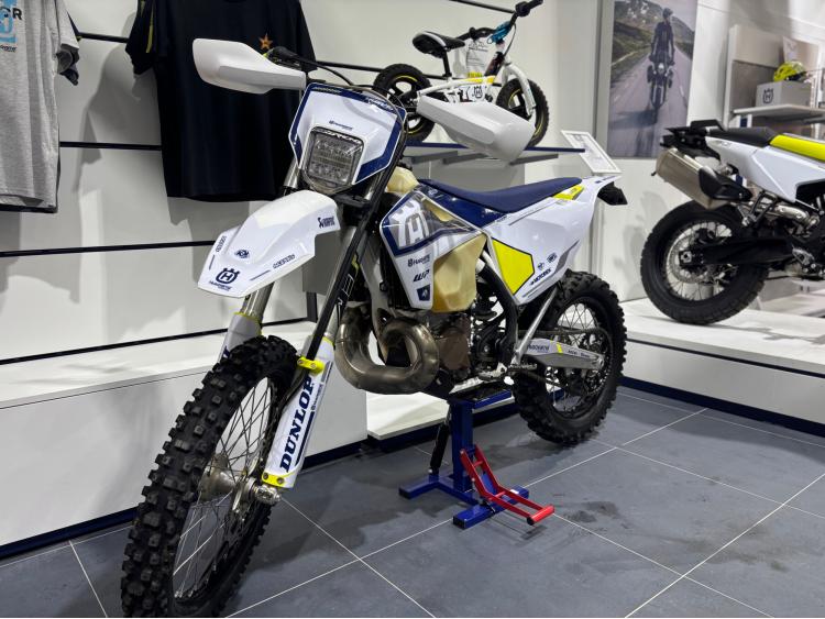 HUSQVARNA TE 300 I