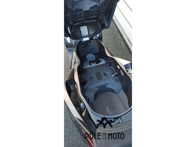 YAMAHA XMAX 300 Tech Max