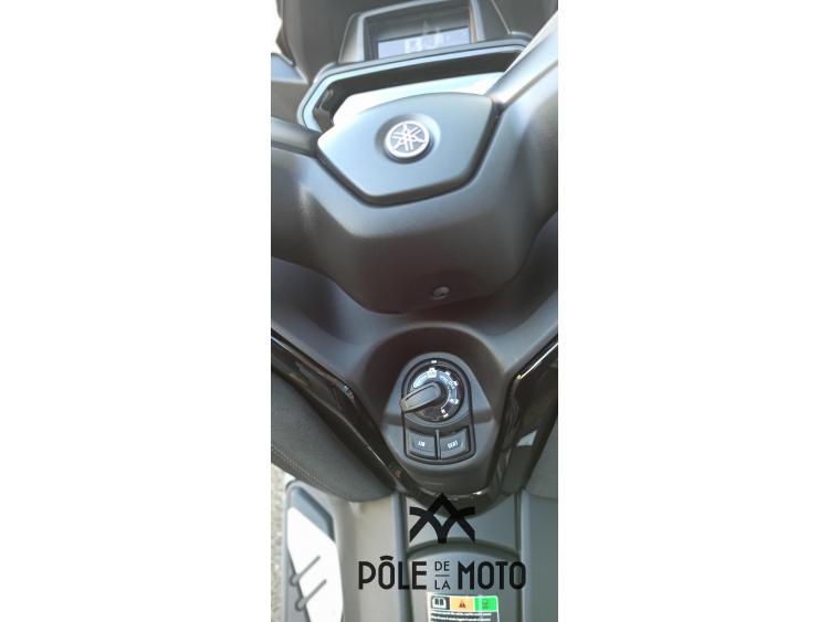 YAMAHA XMAX 300 Tech Max