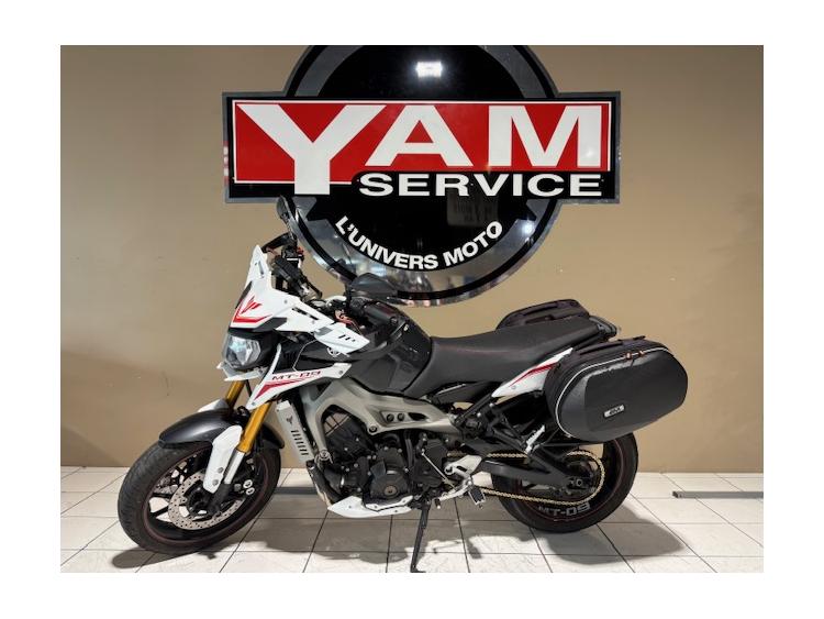 YAMAHA MT-09