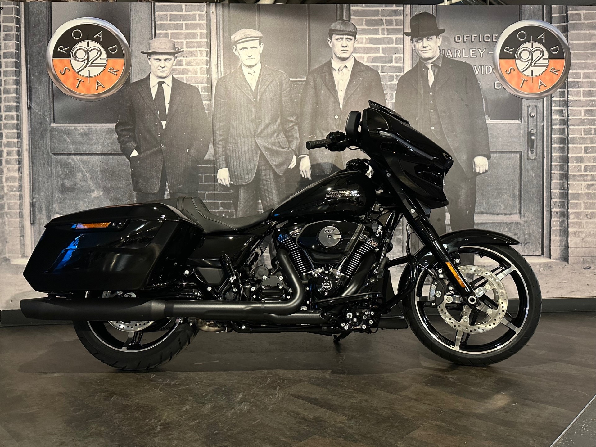 HARLEY-DAVIDSON TOURING STREET GLIDE 1923