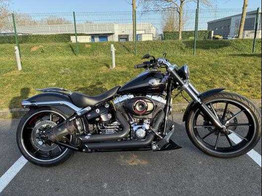 HARLEY-DAVIDSON SOFTAIL BREAKOUT 1690