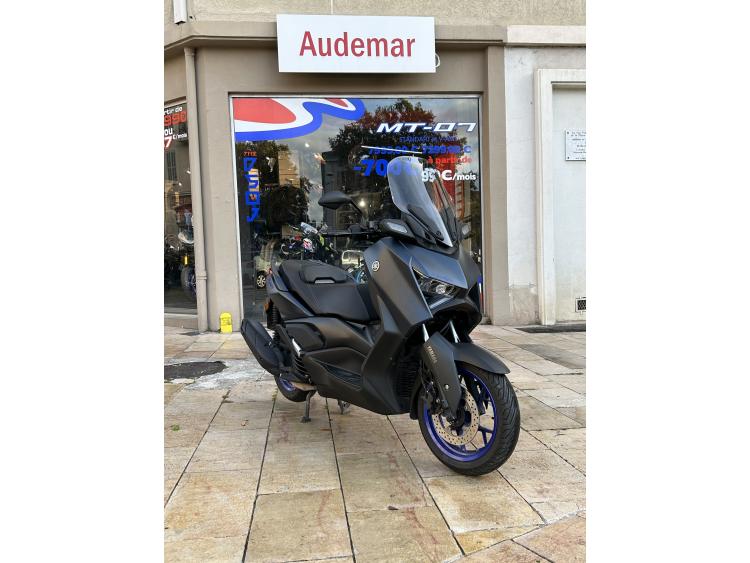 YAMAHA X-MAX 125