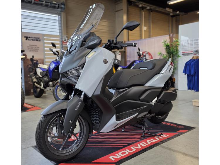 YAMAHA XMAX 300 TECH MAX +