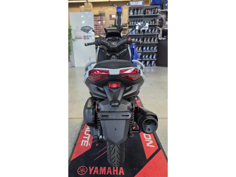 YAMAHA XMAX 300 TECH MAX +