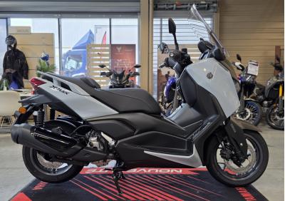 YAMAHA XMAX 300 TECH MAX +