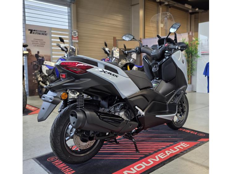 YAMAHA XMAX 300 TECH MAX +