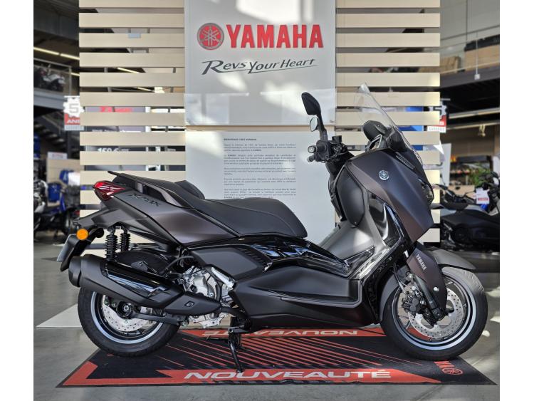 YAMAHA XMAX 300 TECH MAX +