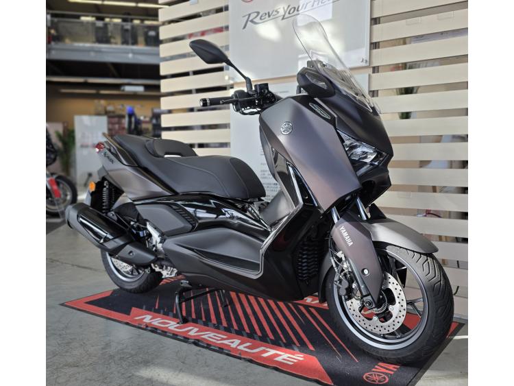 YAMAHA XMAX 300 TECH MAX +