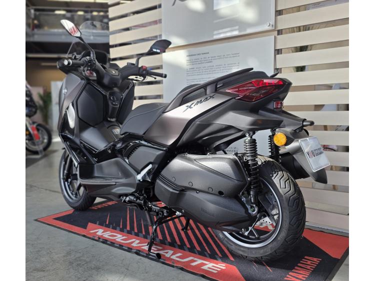 YAMAHA XMAX 300 TECH MAX +
