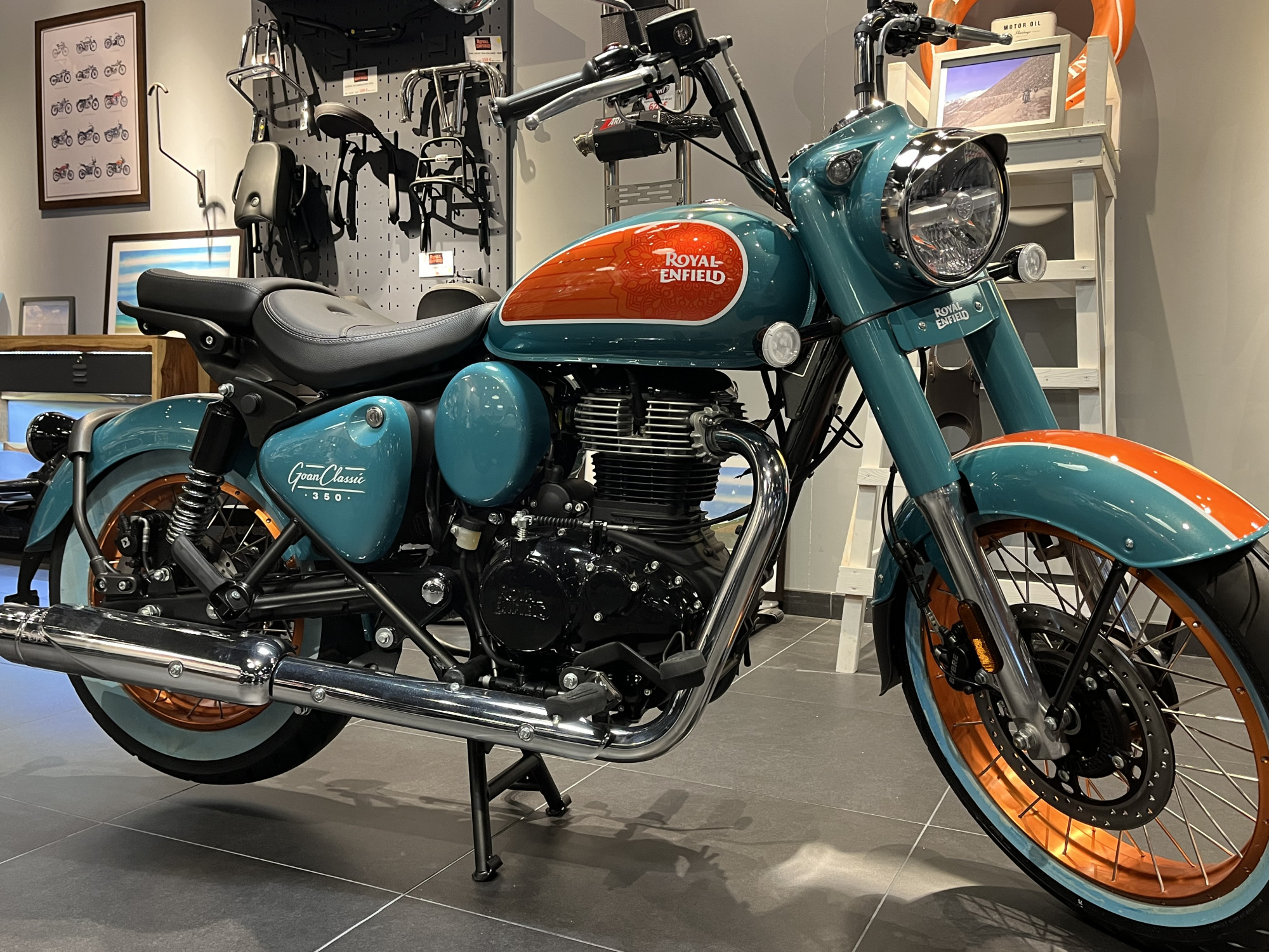 ROYAL ENFIELD CLASSIC